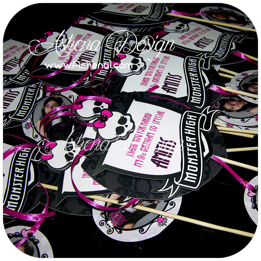 کارت  تشکر (دعوت) چوبدار با طرح تم مانستر های(monster high)
